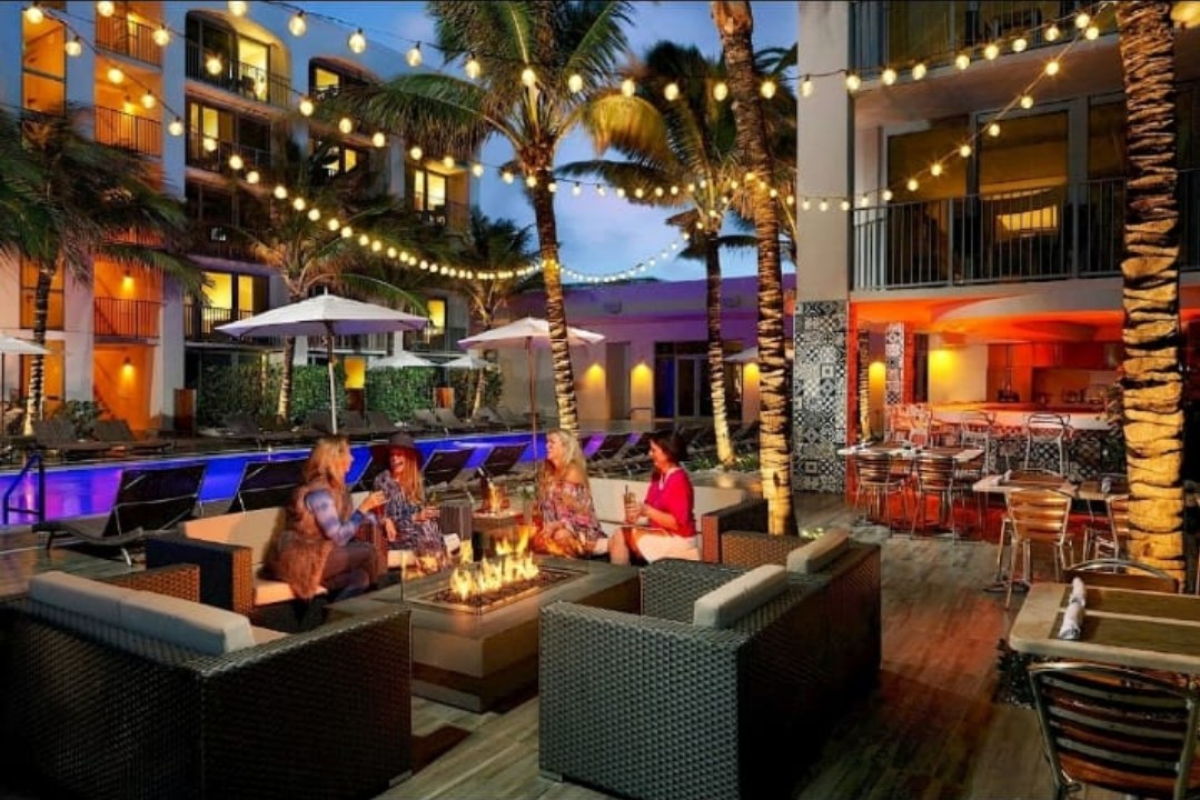 Poolside lounge networking evening